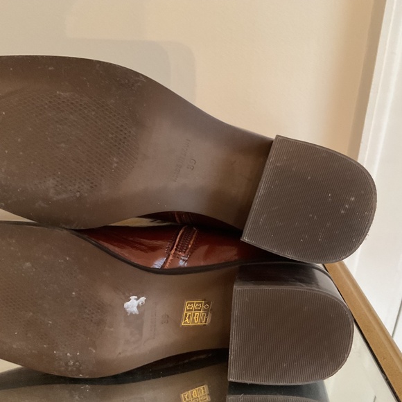 Elegant Brown Ankle Boots - Picture 9 of 11